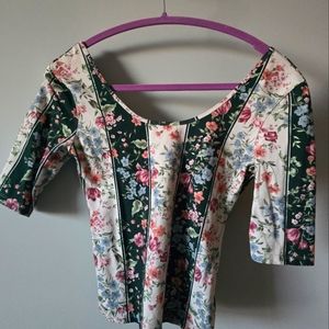 Rouje scoop neck 90's inspired top slim fit